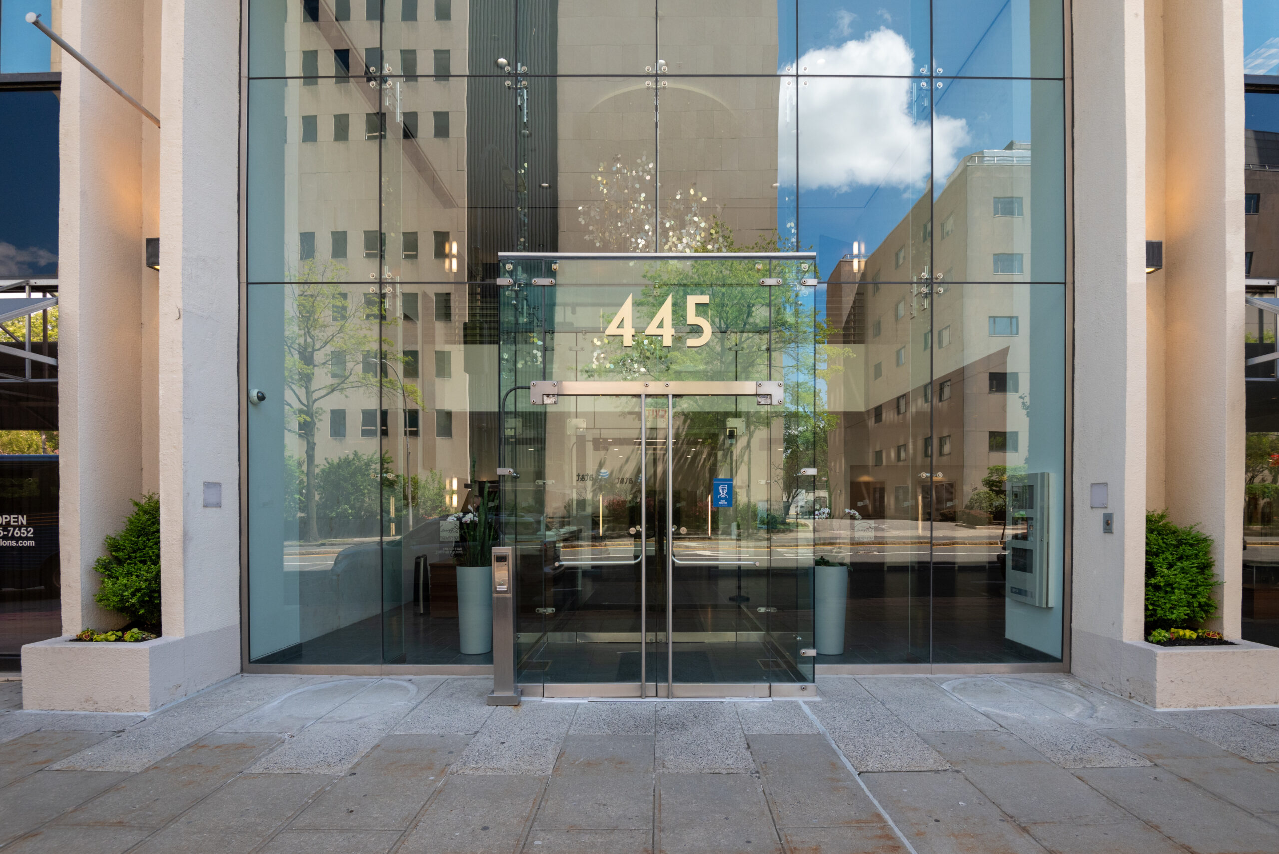 445 entrance (day)